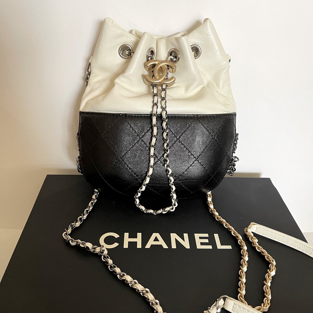 CHANEL Aged Calfskin Quilted Small Gabrielle
Bucket White Black